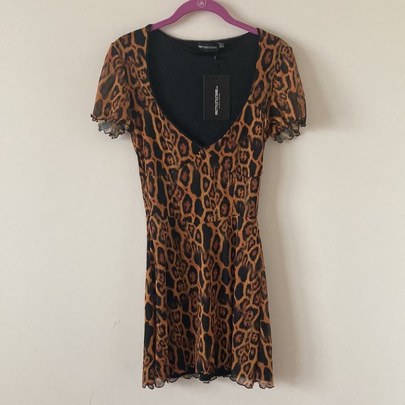 Pretty Little Thing Brown Leopard Print Exposed Stitch Detail Mesh Shift Dress - Picture 4 of 8